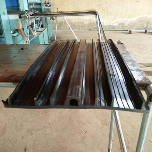 止水�?